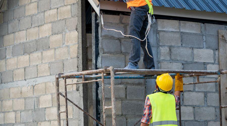 Professional gutter cleaning in Redwood City, CA